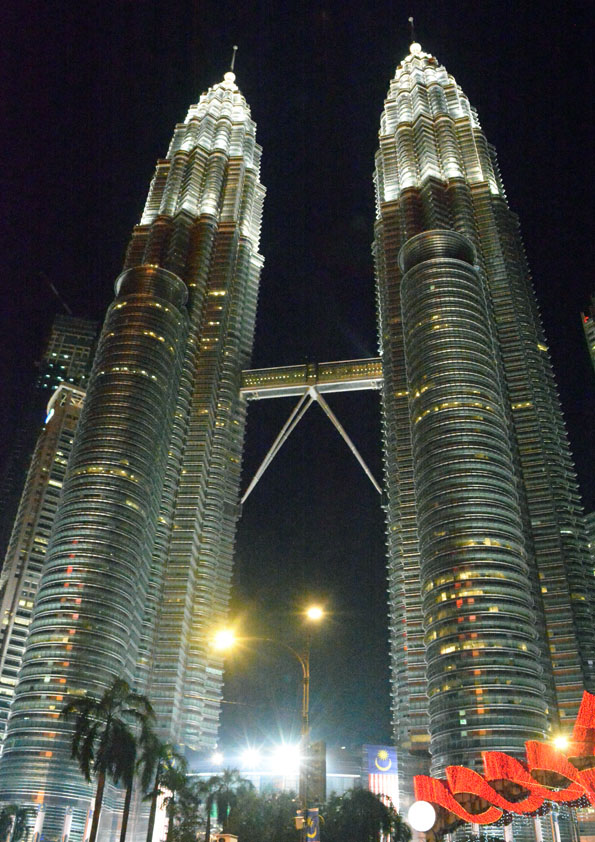 マレーシア・ペトロナスツインタワー